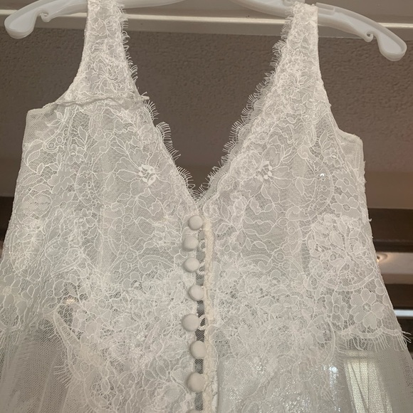 Lace ivory wedding dress - Picture 13 of 14